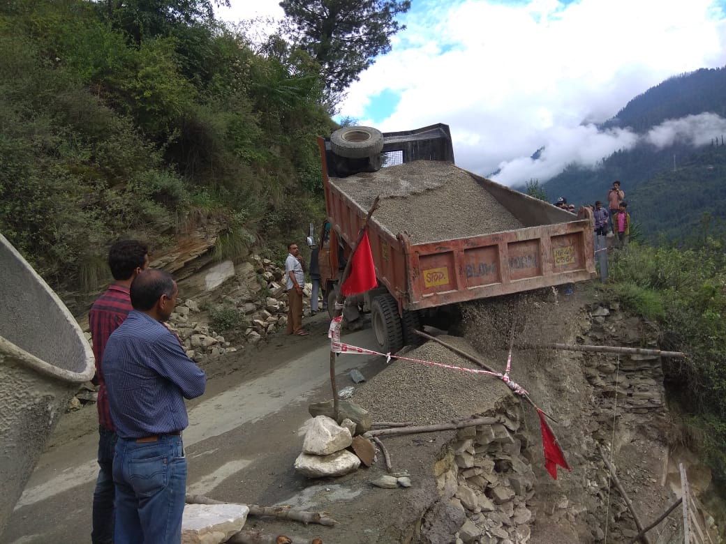 kullu Banjara turn once again to avoid a big accident