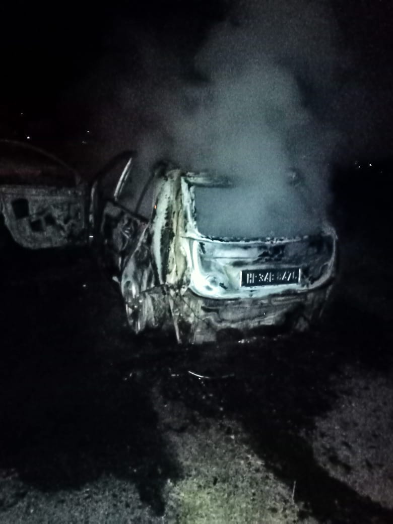 Fire in a moving car in Kullu