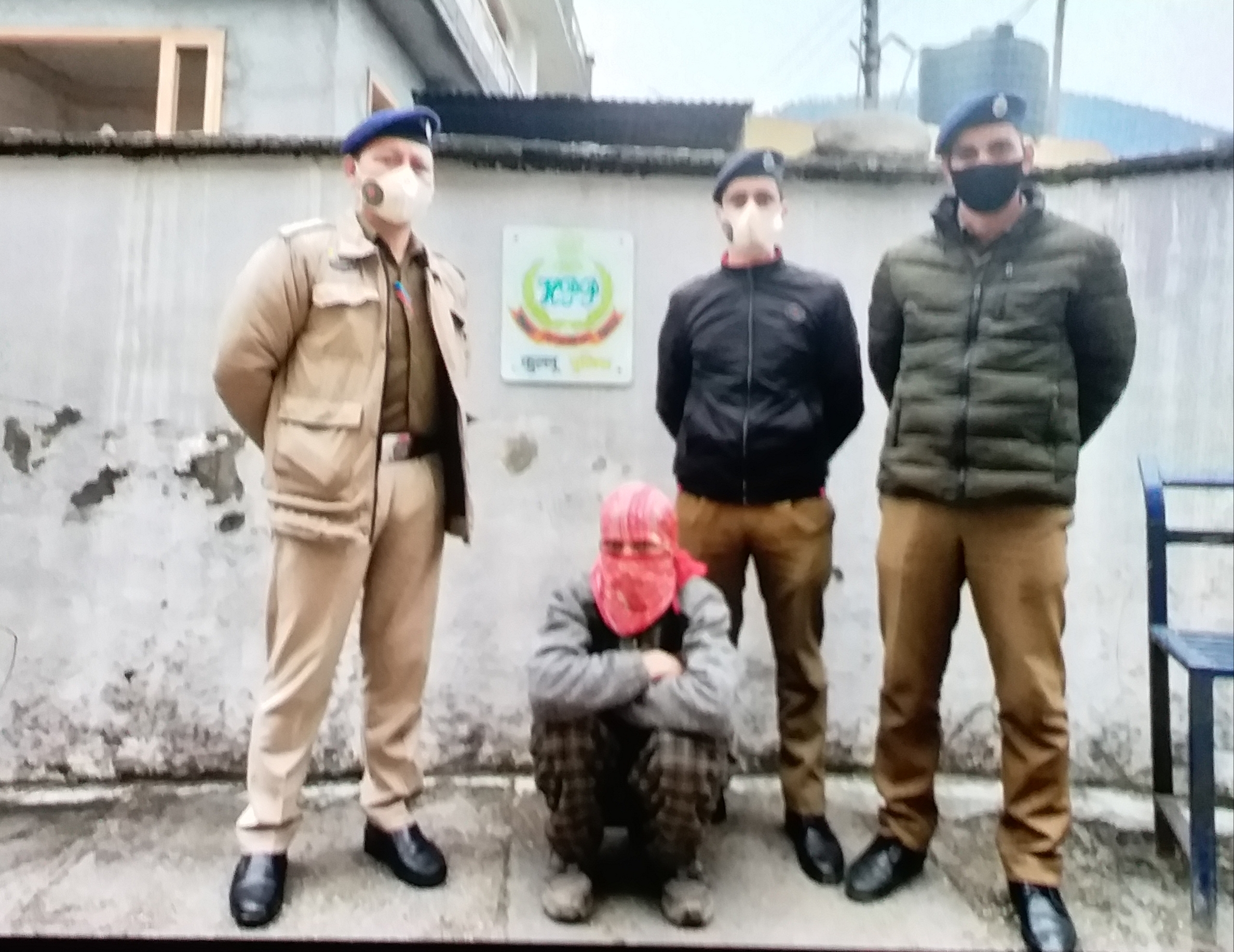 Drug smugglers arrested in Mandi