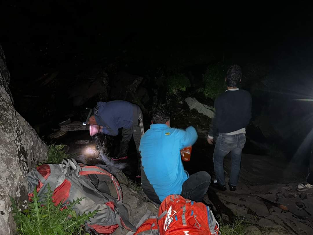 Manali Police rescues injured Russian woman going to Khoh Waterfall.