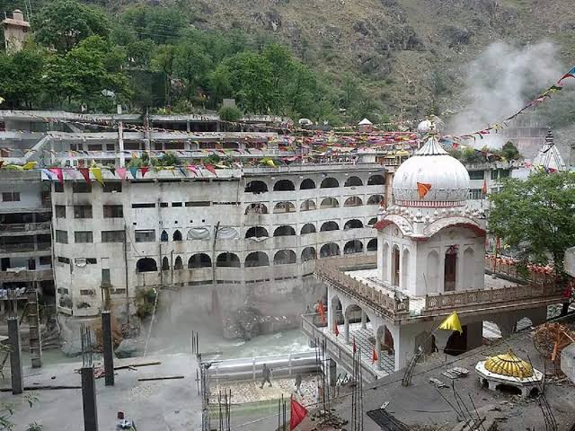 Temple and Gurudwara in Manikaran.