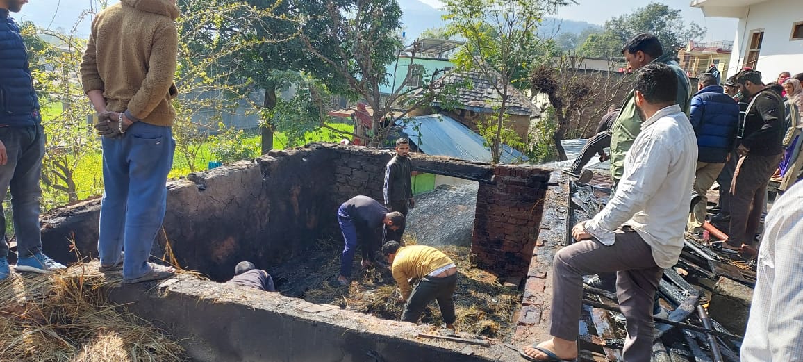 Case of cowshed fire in Alsu village