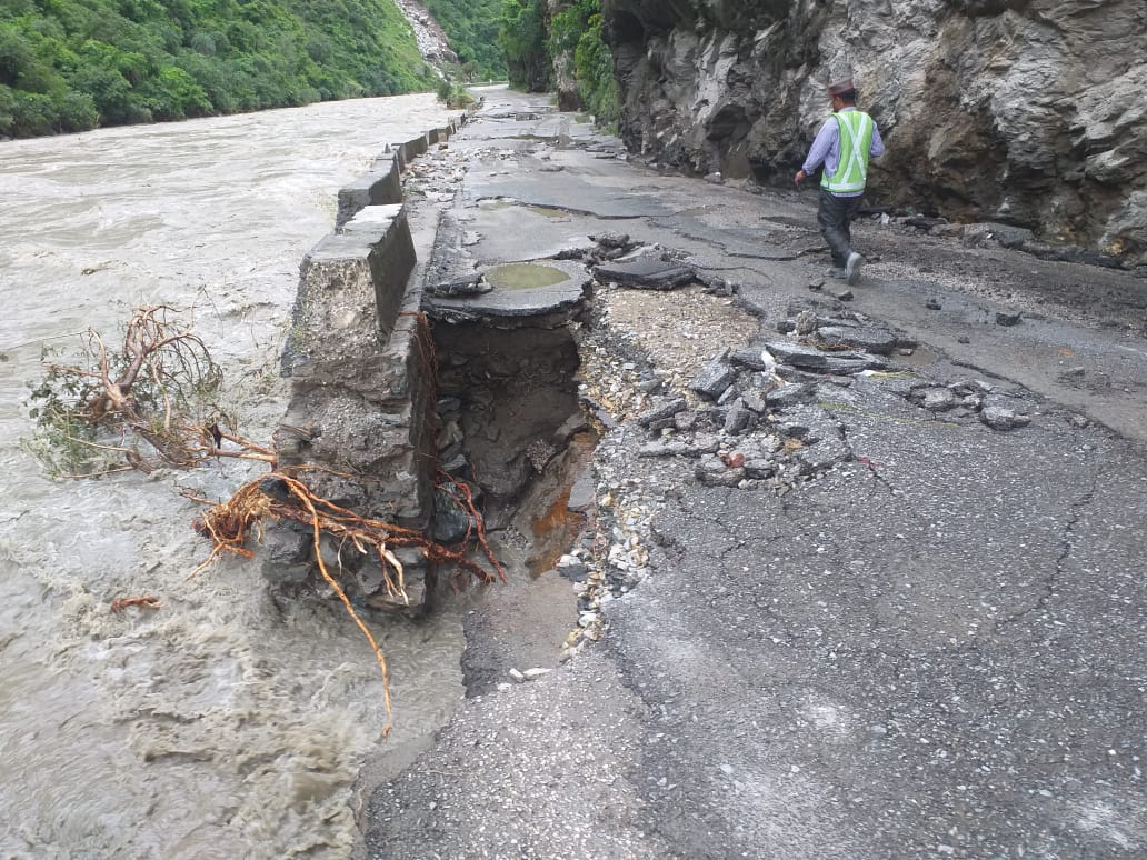 chandigarh manali NH damaged