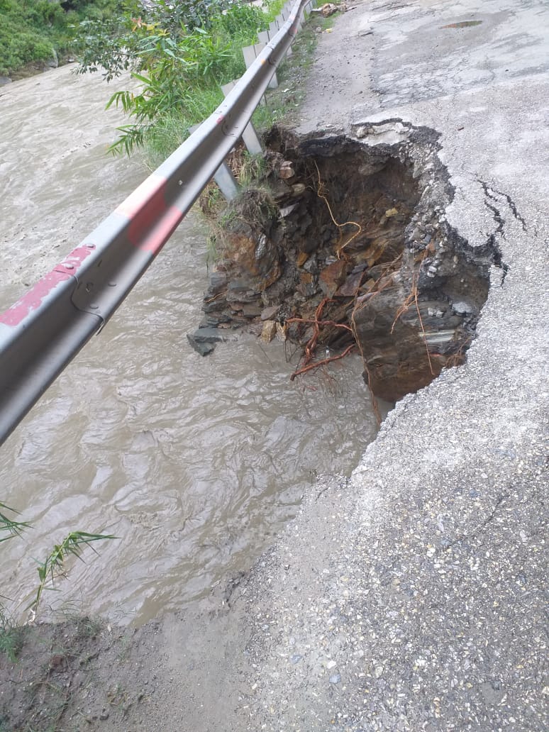 chandigarh manali NH damaged