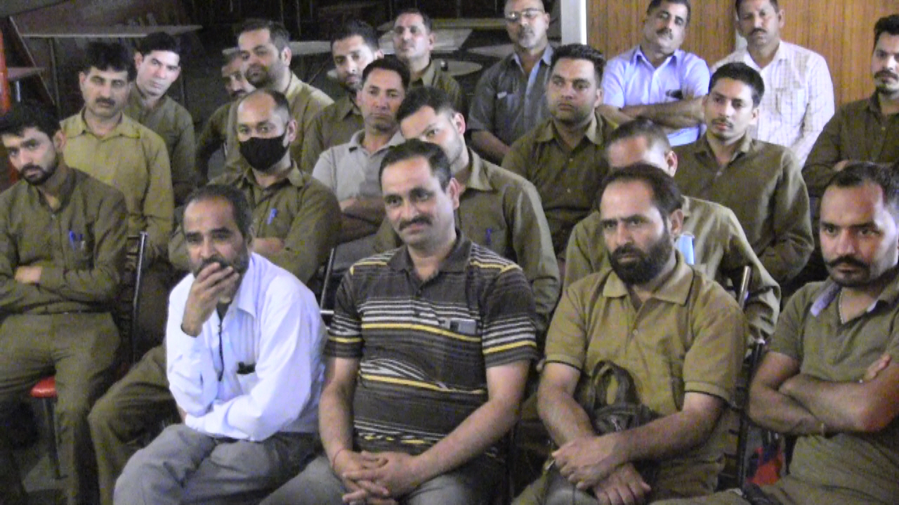 HRTC Conductor Union held a meeting in Mandi