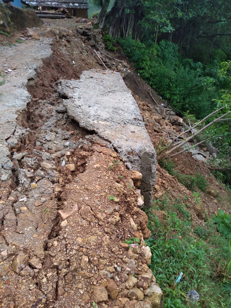 sundernagar, mandi, retaining wall, सुंदरनगर, मंडी, विकास खंड सुंदरनगर, लोक निर्माण विभाग, कार्यप्रणाली, ईटीवी भारत