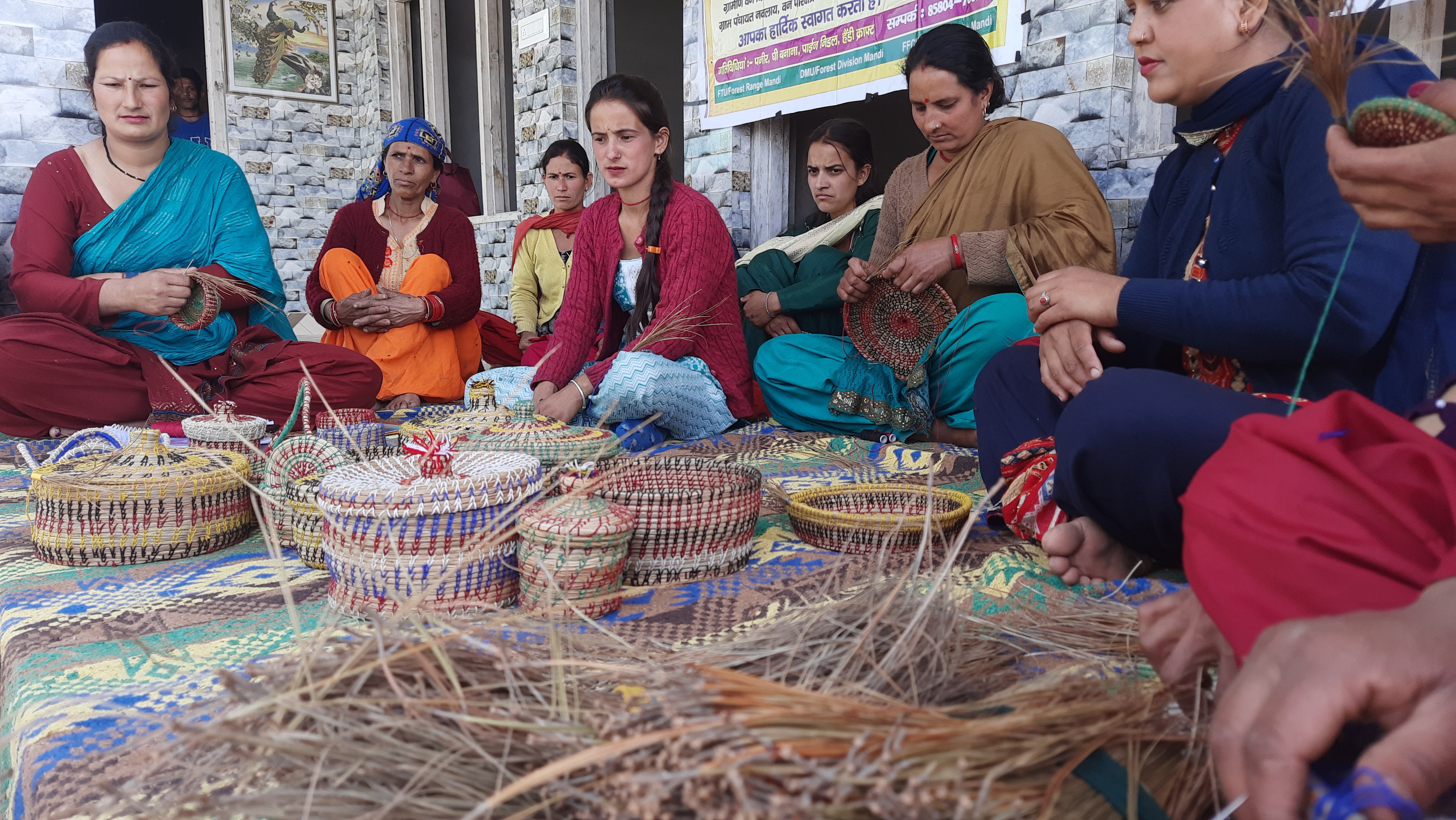 Rural women made products from pine needle leaves in Mandi