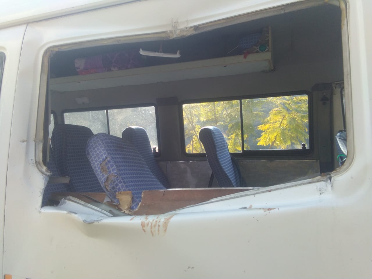 tempo traveller accident