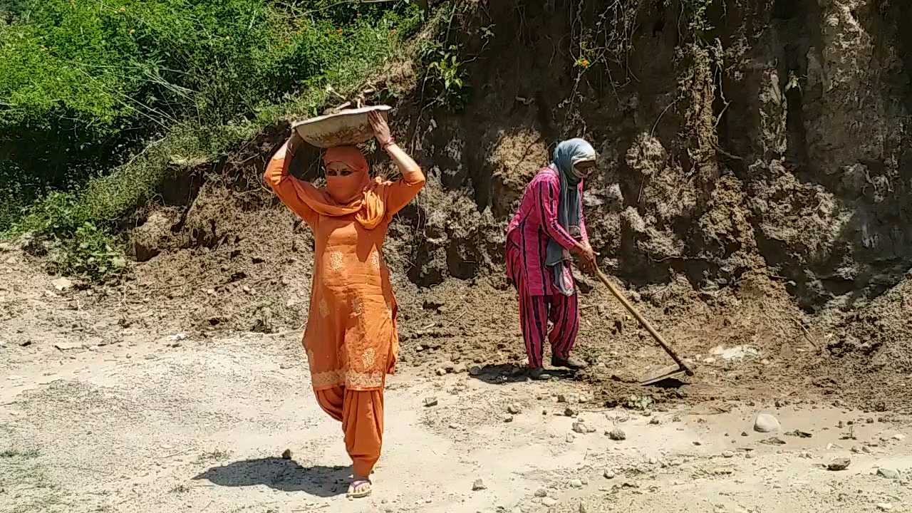 MNREGA work in nahan, नाहन में मनरेगा कार्य