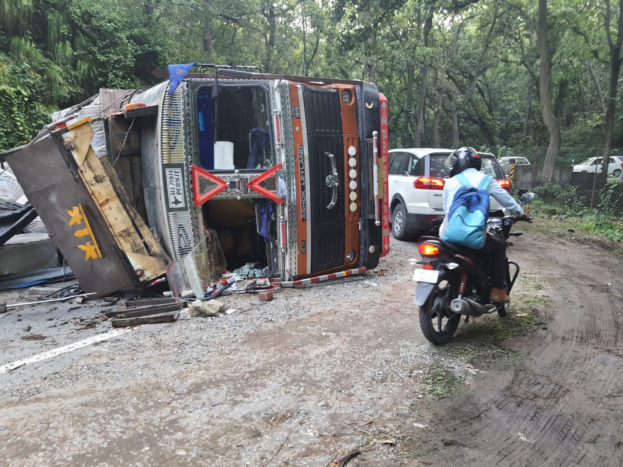 Truck carrying goods crashed on Paonta Sahib highway