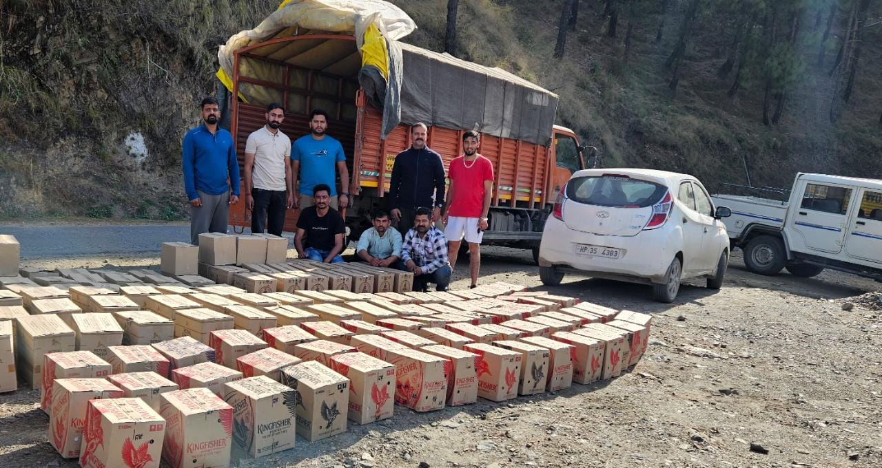Police caught a big consignment of Liquor in Sirmaur