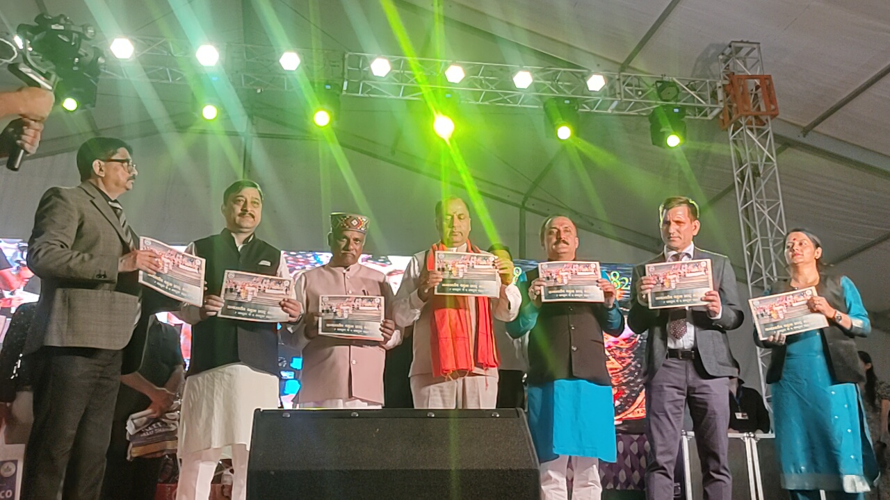 CM Jairam Thakur in Yamuna Sharad Mahotsav.