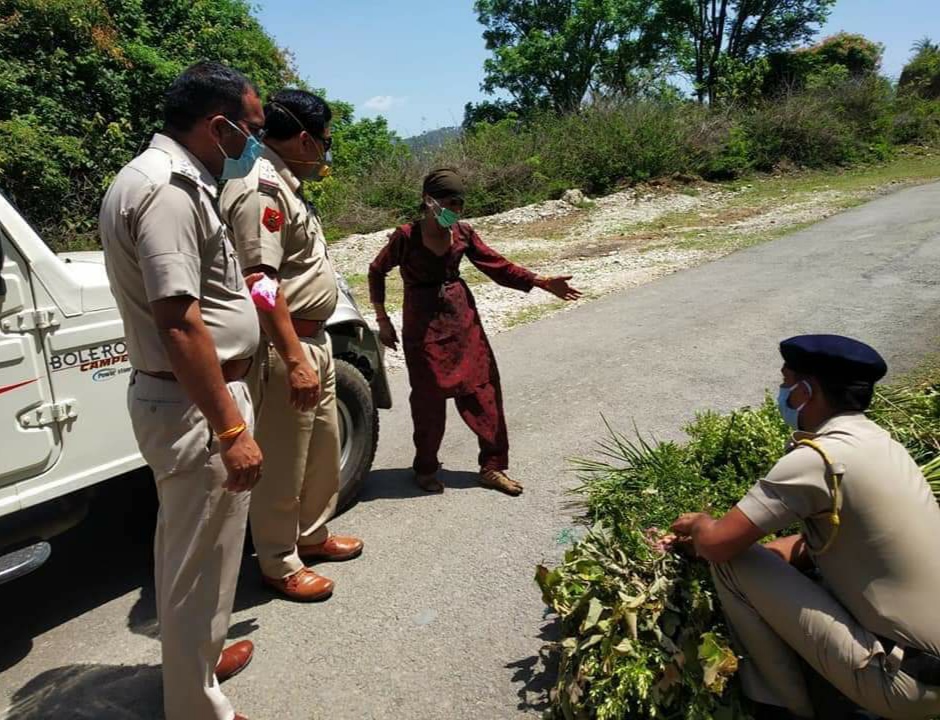 police helped old woman