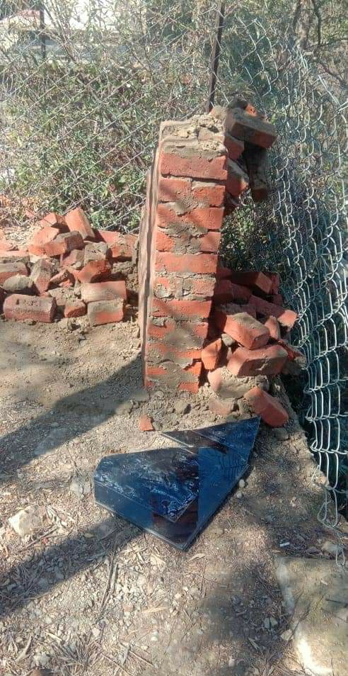 plaque disappeared before the foundation stone in solan, शिलान्यास से पहले उद्घाटन पट्टिका गायब