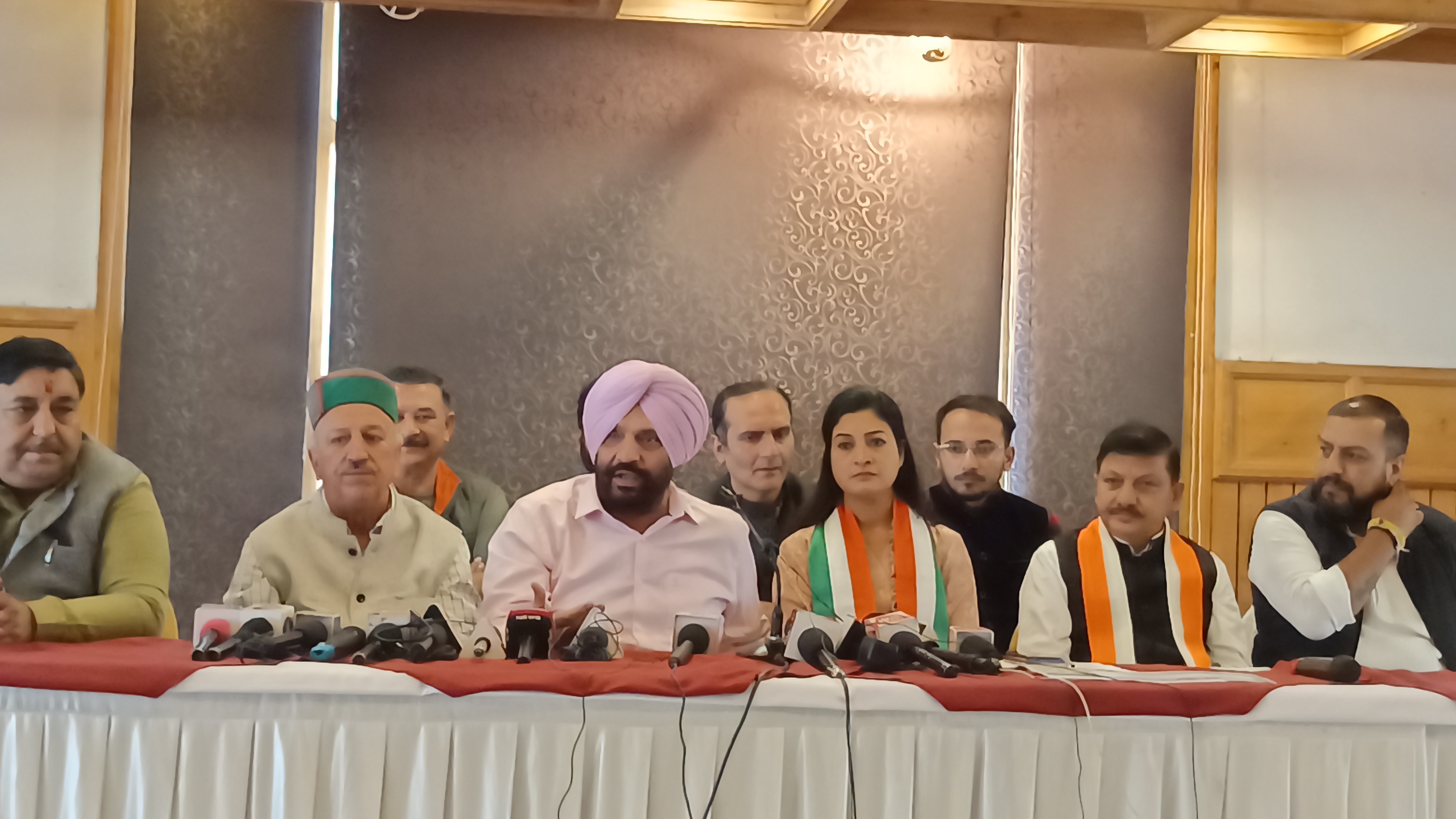 Congress press conference in Solan.