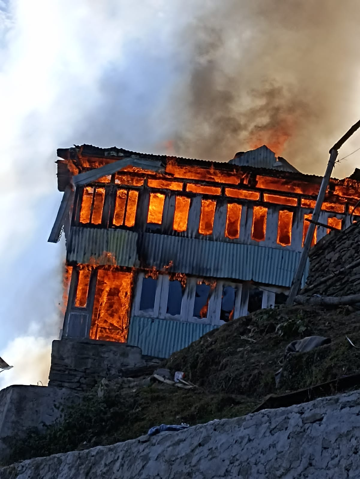 Fire incident in Karai village of Theog Shimla