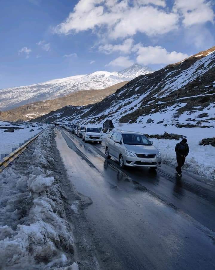 More than 5 thousand vehicles moved from Atal Tunnel Rohtang on Sunday