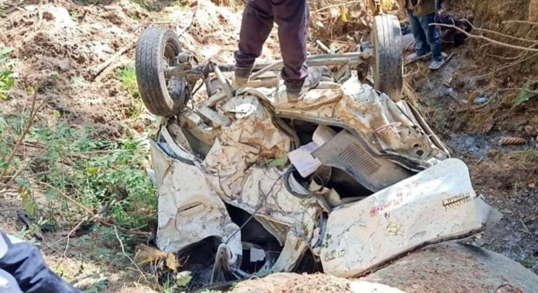 A car fell into ditch in chopal, three people died and 2 injured