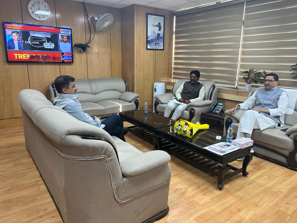 Suresh Kashyap met the Union Minister