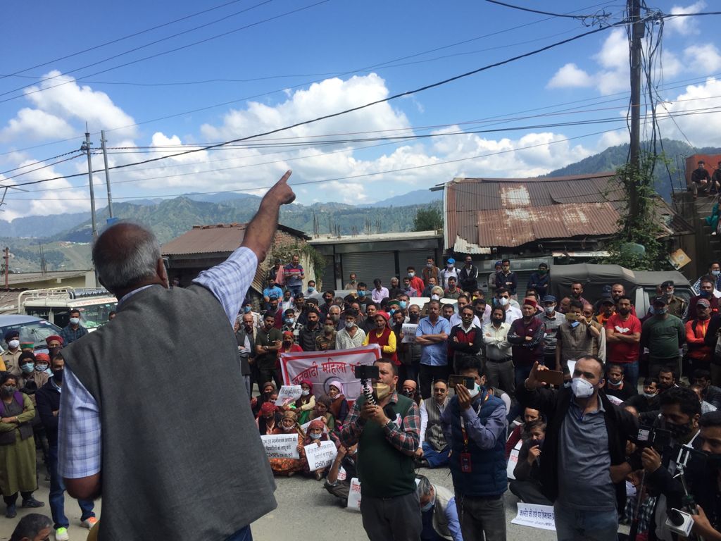 farmer and cpim protest in theog