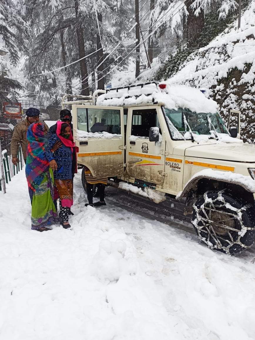 Shimla Police help pregnant woman