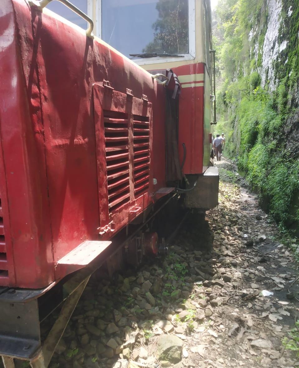 Rail motor derailed in Shimla