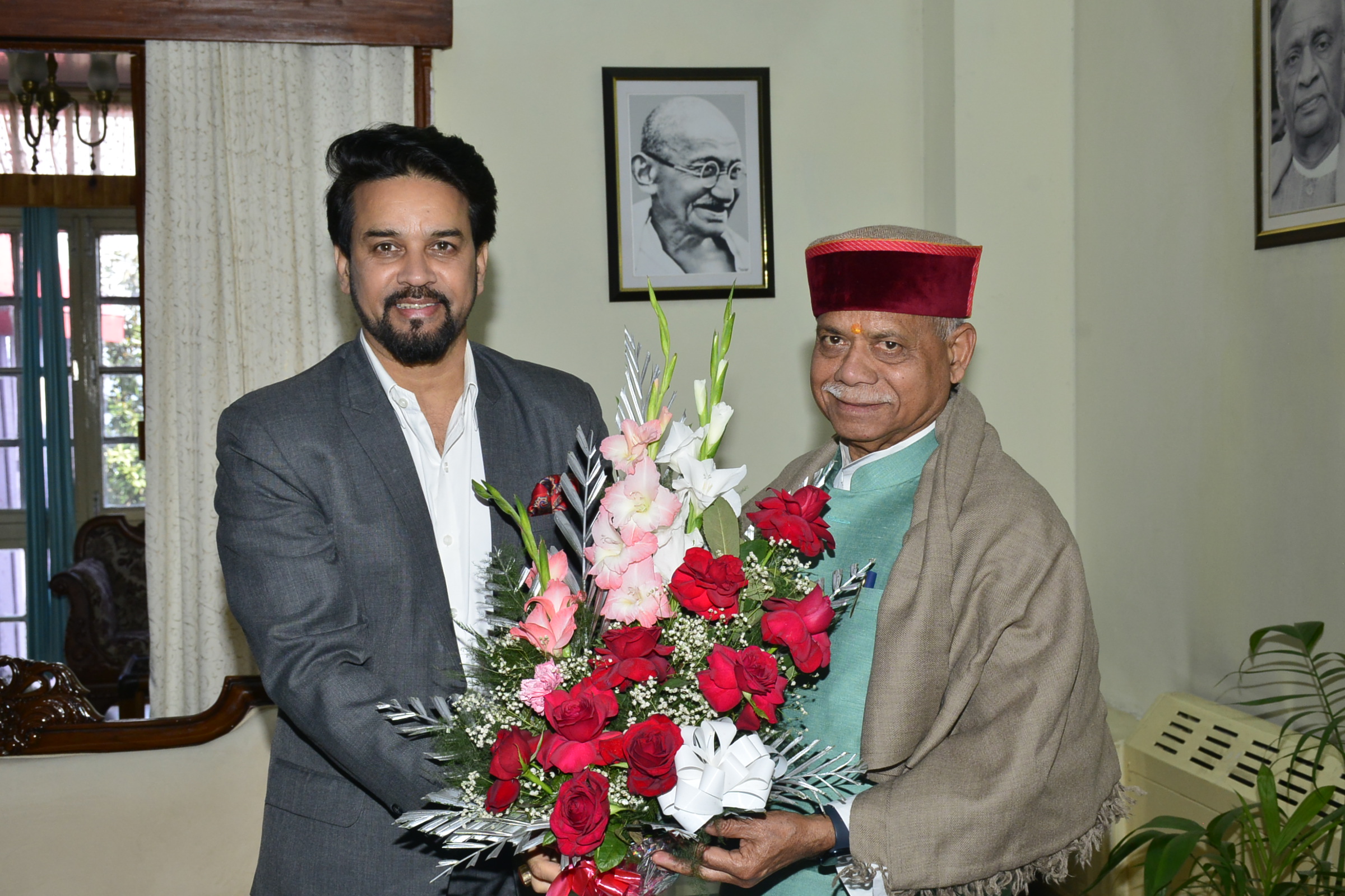 Union Minister Anurag Thakur met the Governor in shimla