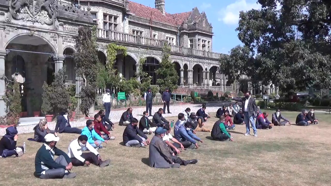 Protest of employees at Indian Institute of Higher Studies in shimla