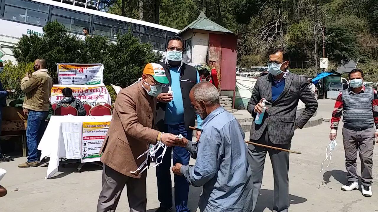 Congress distributed mask and senitizer