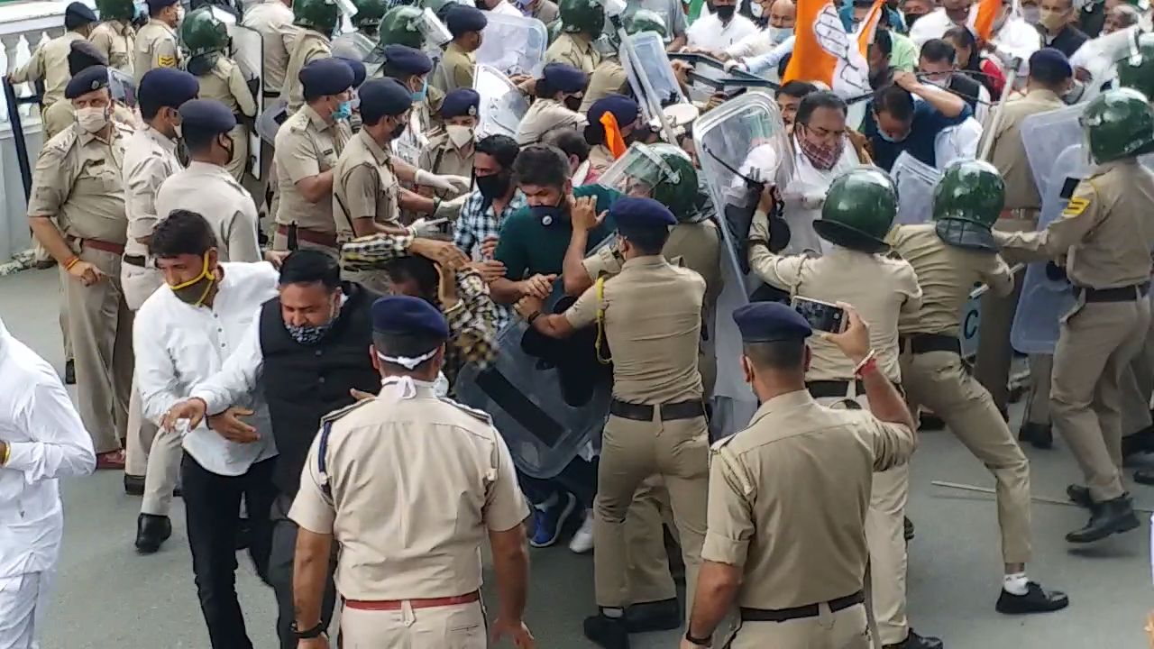 shimla congress protest