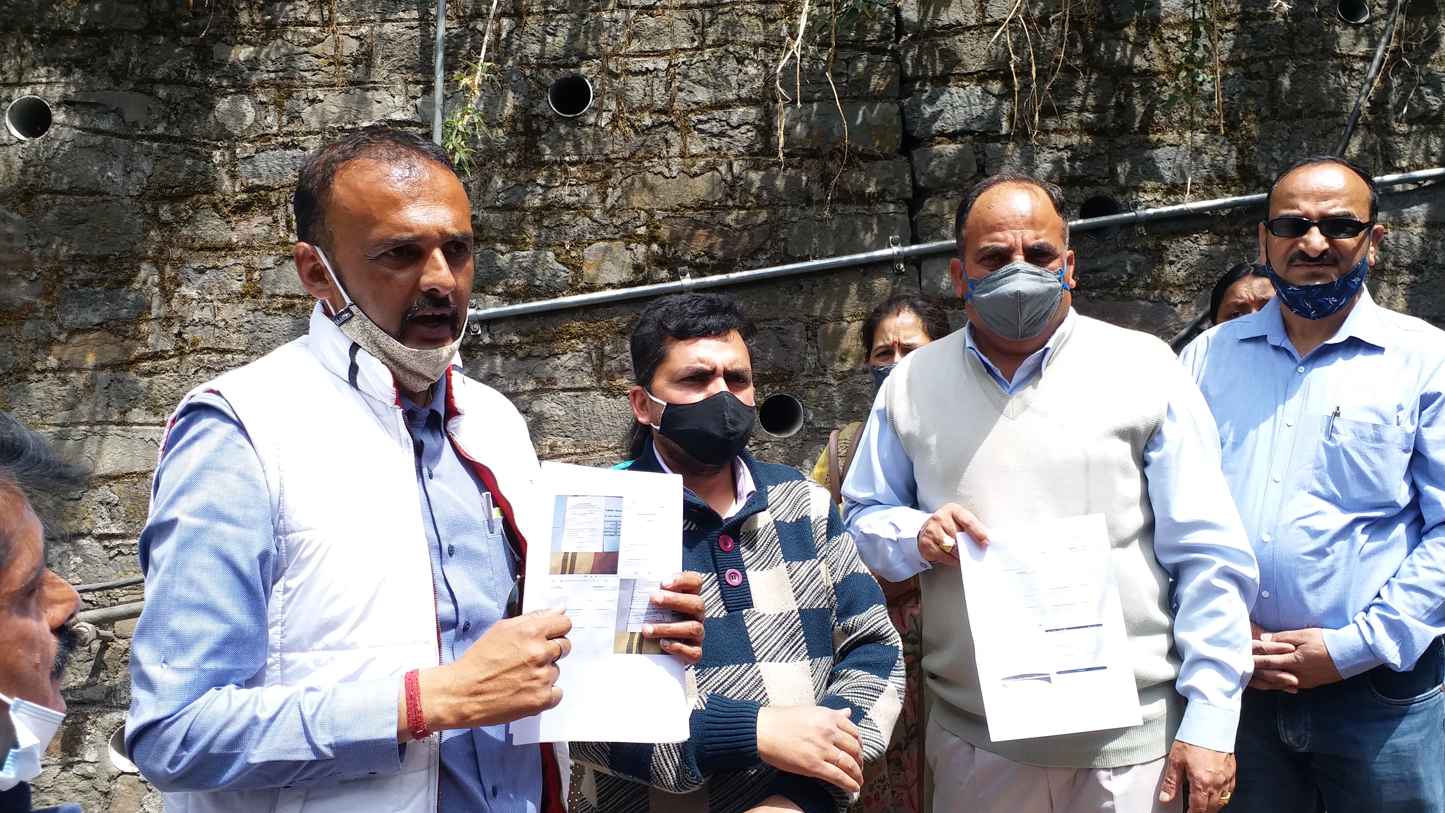 parents association protest against private school in shimla