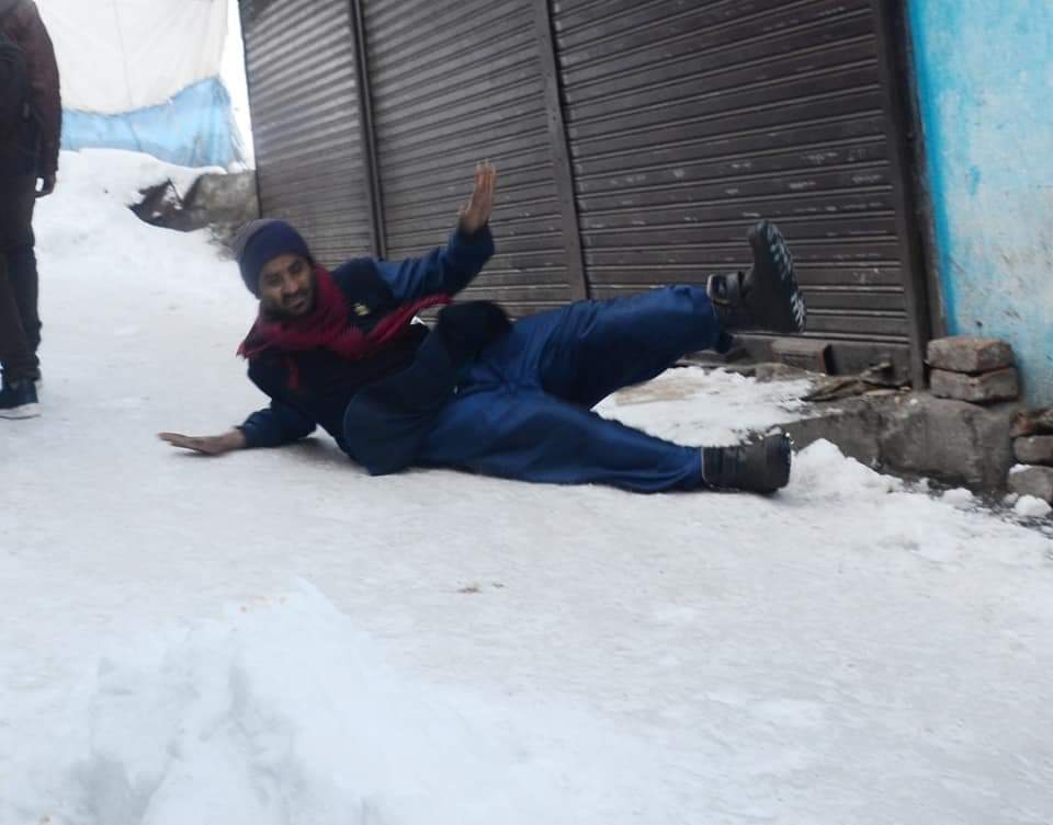 administration failed to restore services after snowfall in Shimla