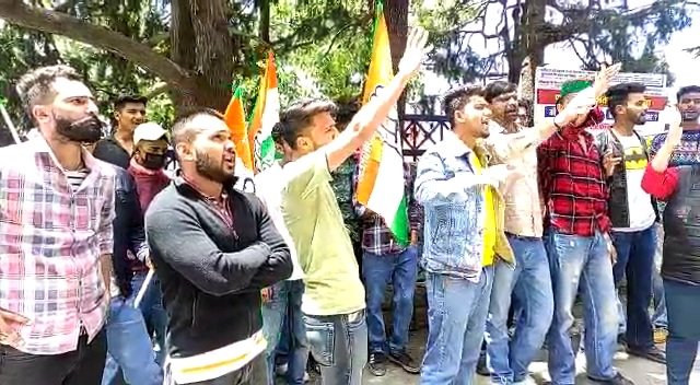 NSUI protests against DGP and Himachal government
