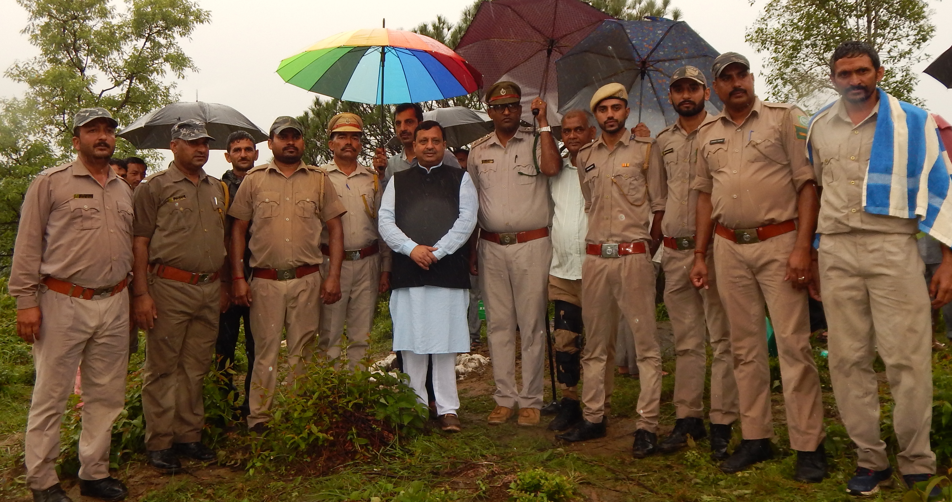 Plantation by Panchayati Raj Minister Virendra in una