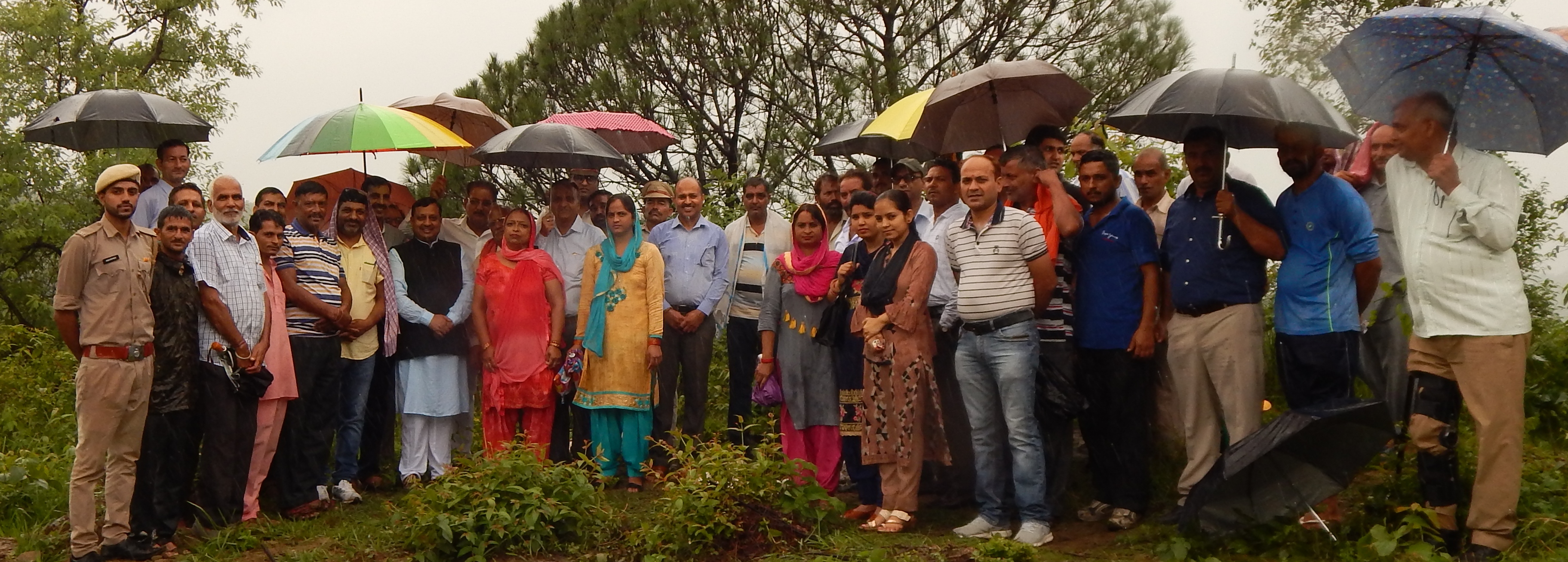 Plantation by Panchayati Raj Minister Virendra in una