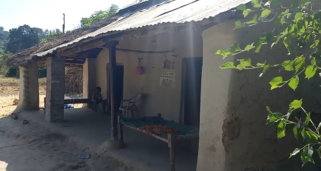 Bad condition of elderly widow woman Santosh Kumari house in una