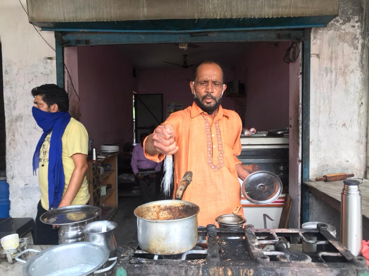 tea seller naresh kumar in una