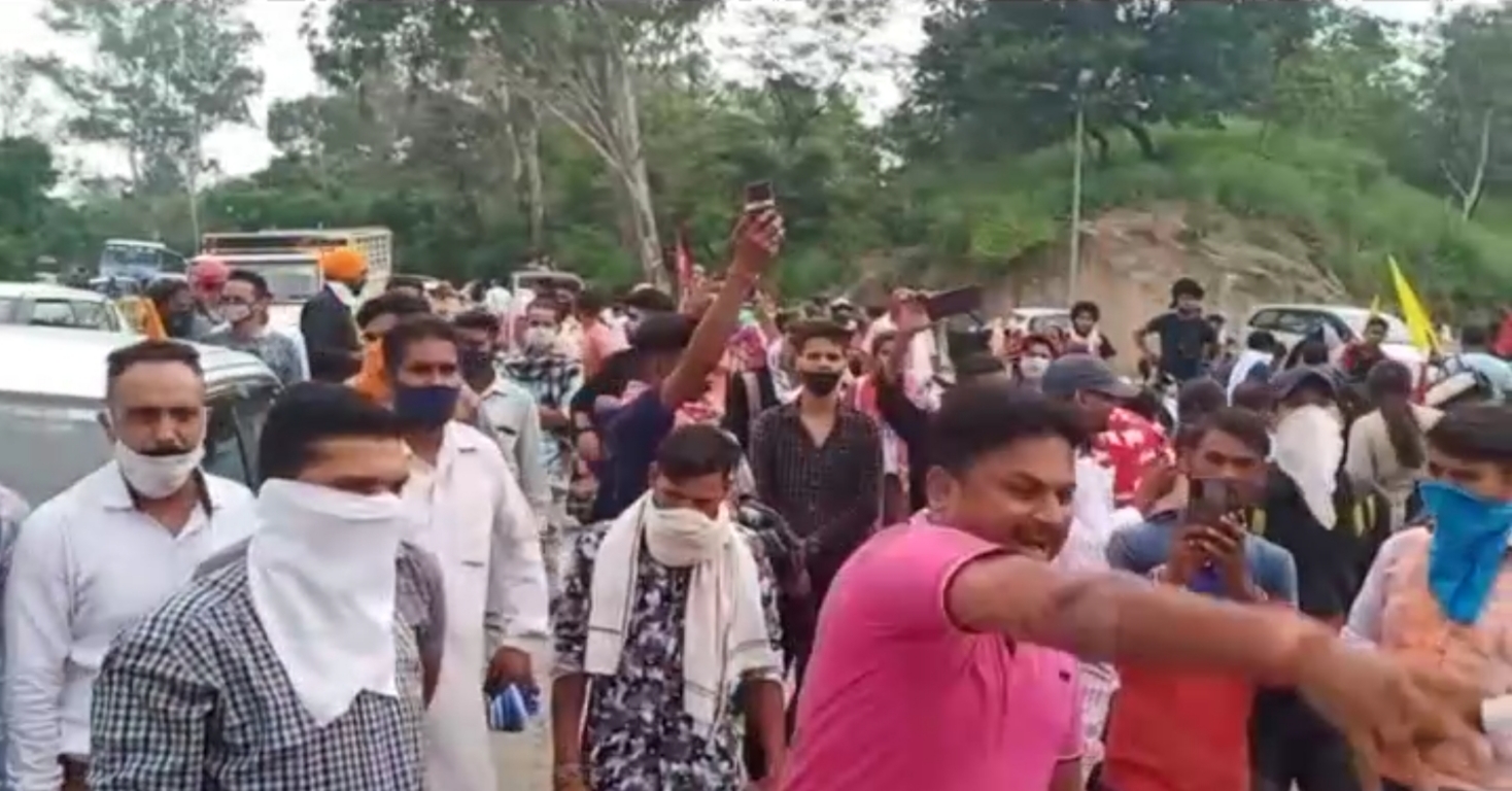 Devotee protest in una