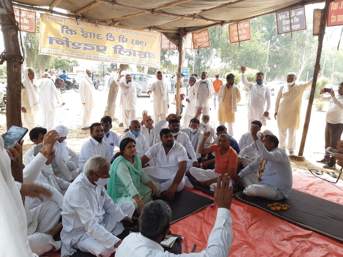 lathi charge farmers rohtak congress protest, लाठी चार्ज किसान रोहतक कांग्रेस प्रदर्शन