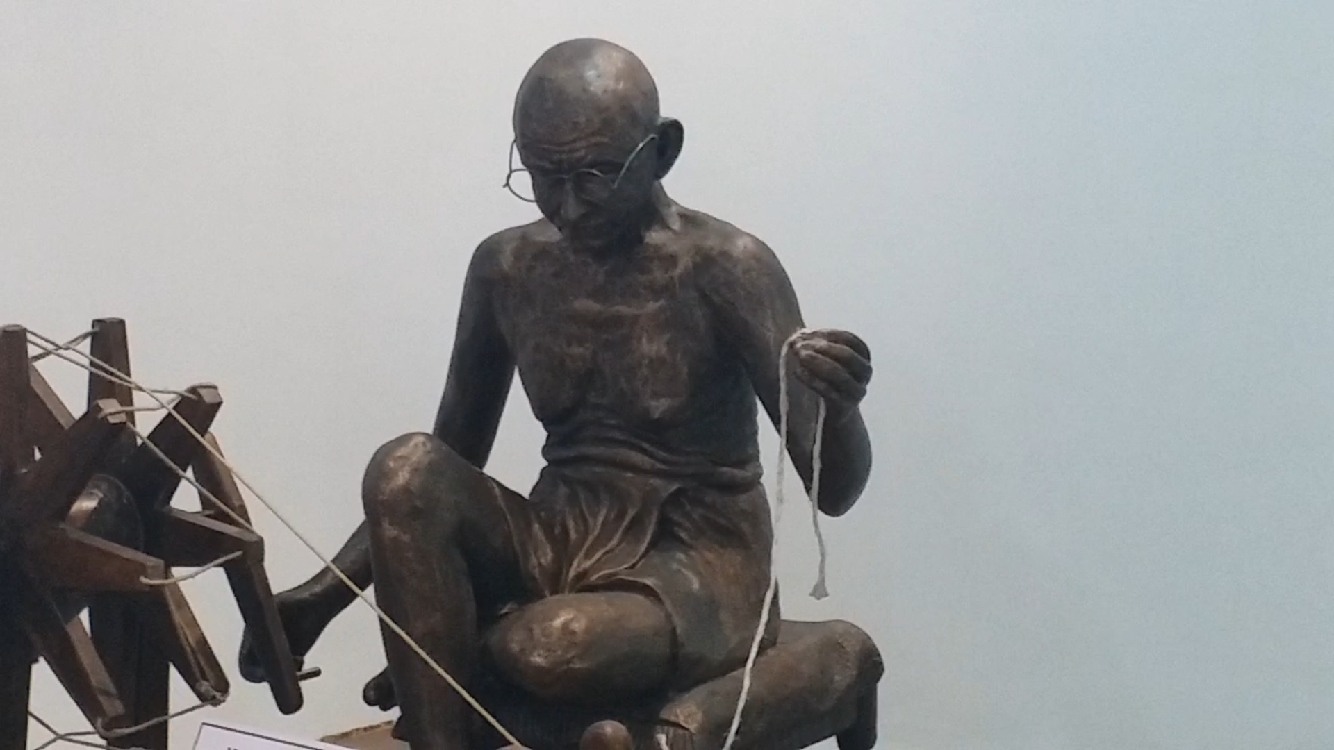 chandigarh artist varun made mahatma gandhi  portrait with salt