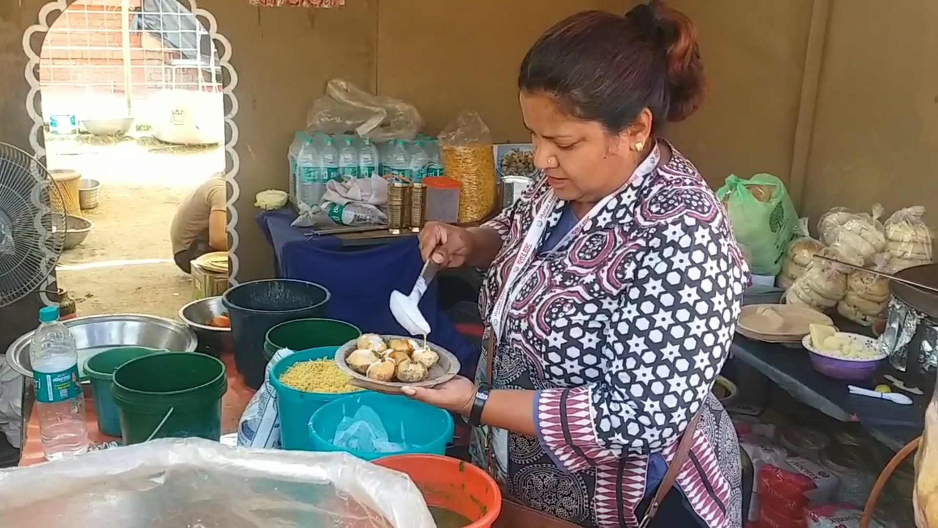 earning lakhs from a chaat shop in Chandigarh Hunar Haat