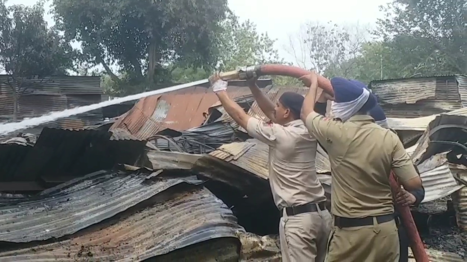 fire in furniture market of chandigarh