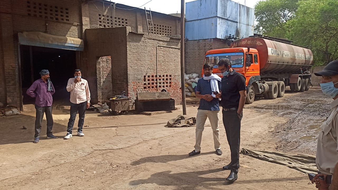 mill owners were stealing government tax by purchasing mustard from outside vehicles were caught in Raid In Charkhi Dadri