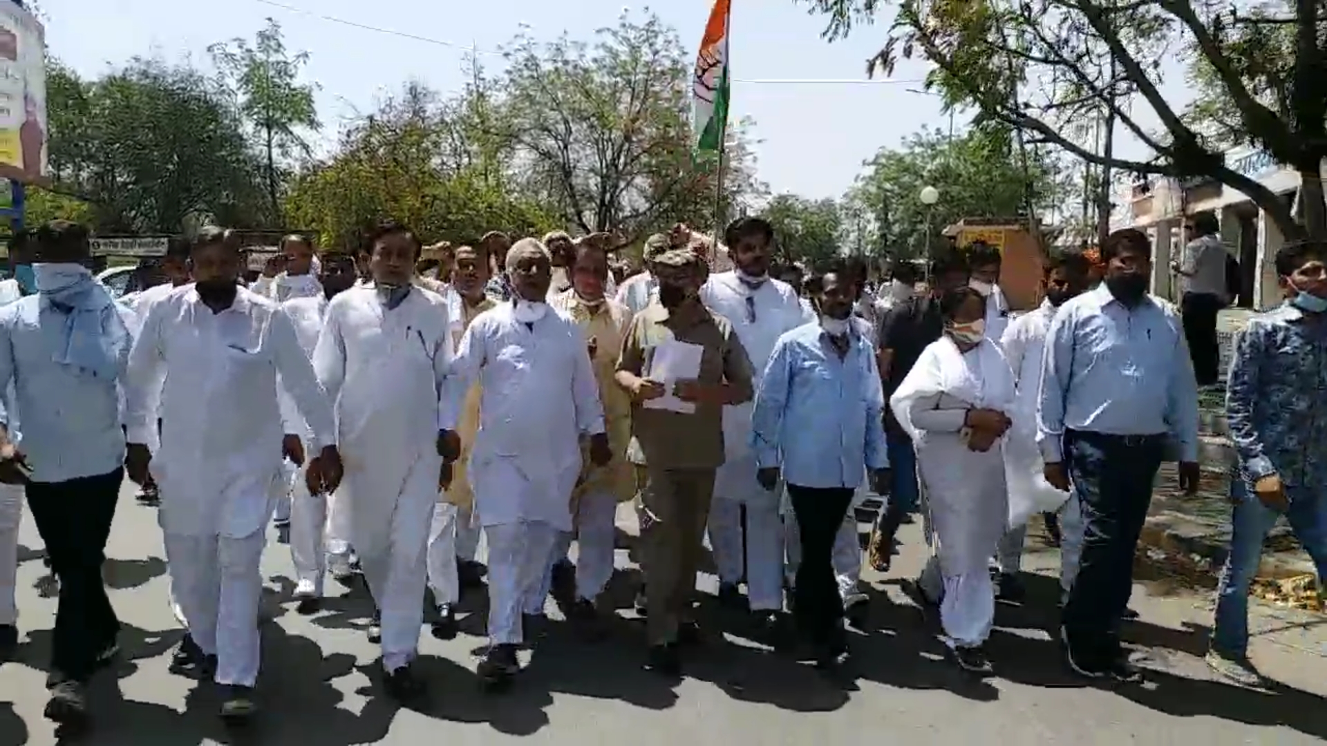 lathi charge farmers rohtak congress protest, लाठी चार्ज किसान रोहतक कांग्रेस प्रदर्शन