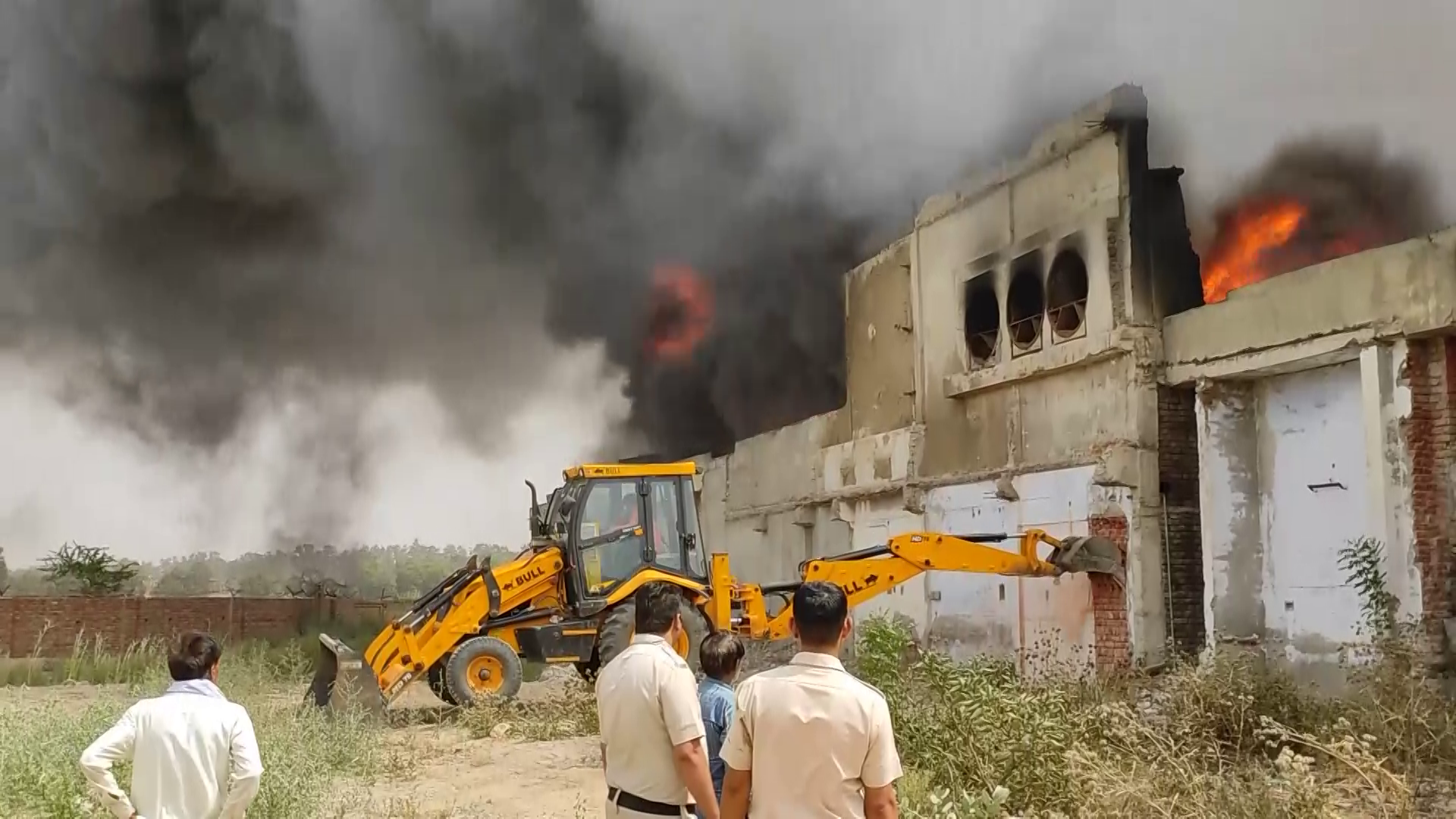 fire in Waste Plastic godown in Hisar