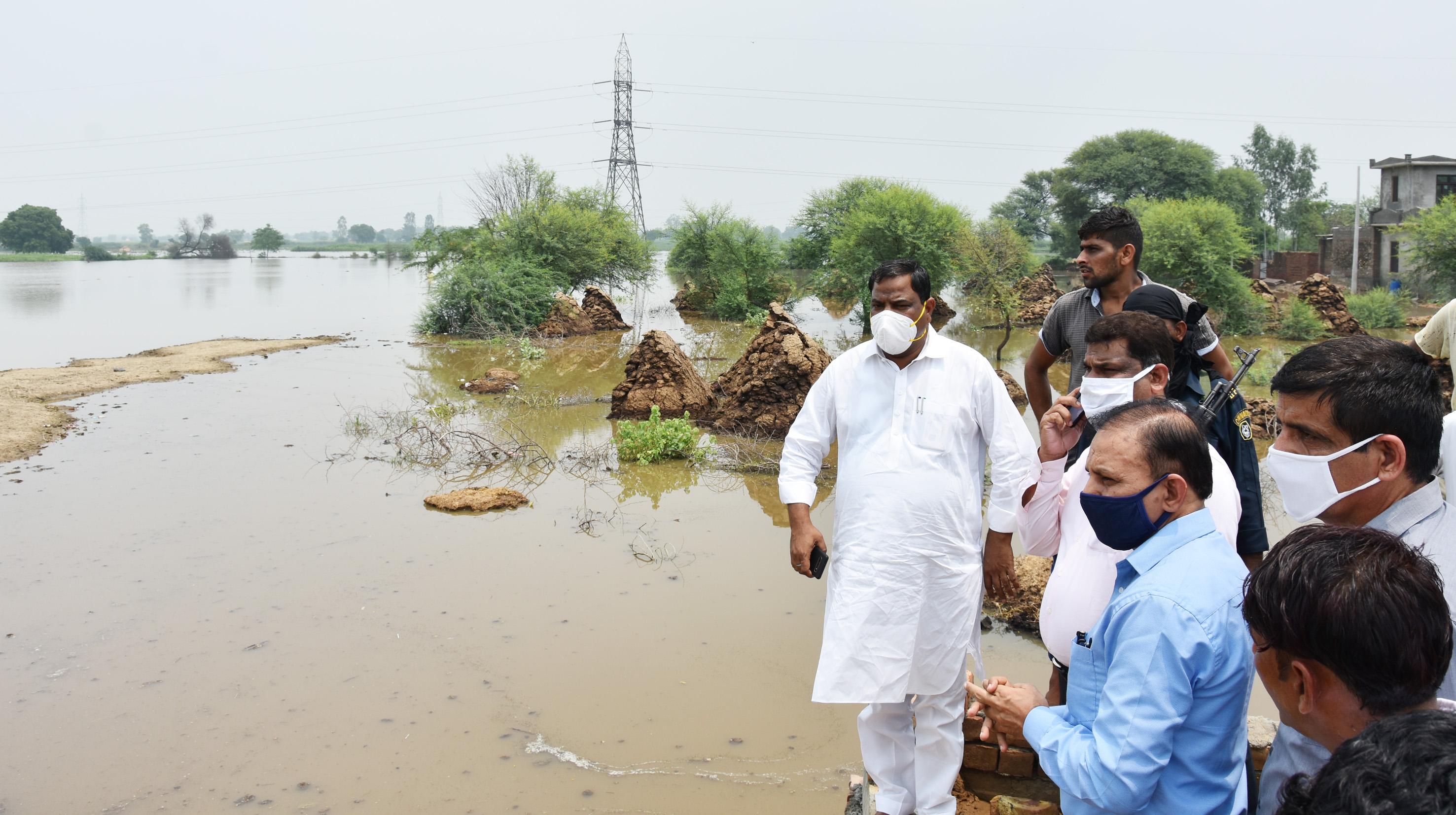 state minister anoop dhanak visits rainy water flooded village bithmada and rajali