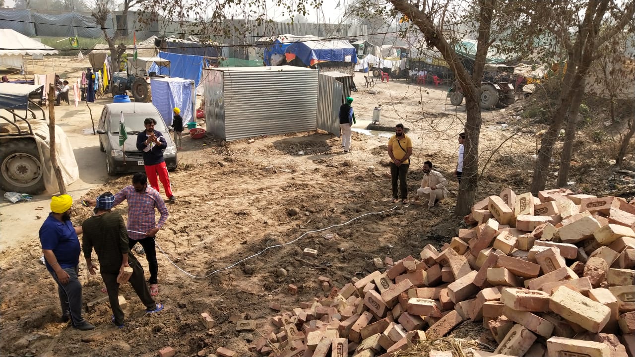 Farmers temporary houses Delhi border