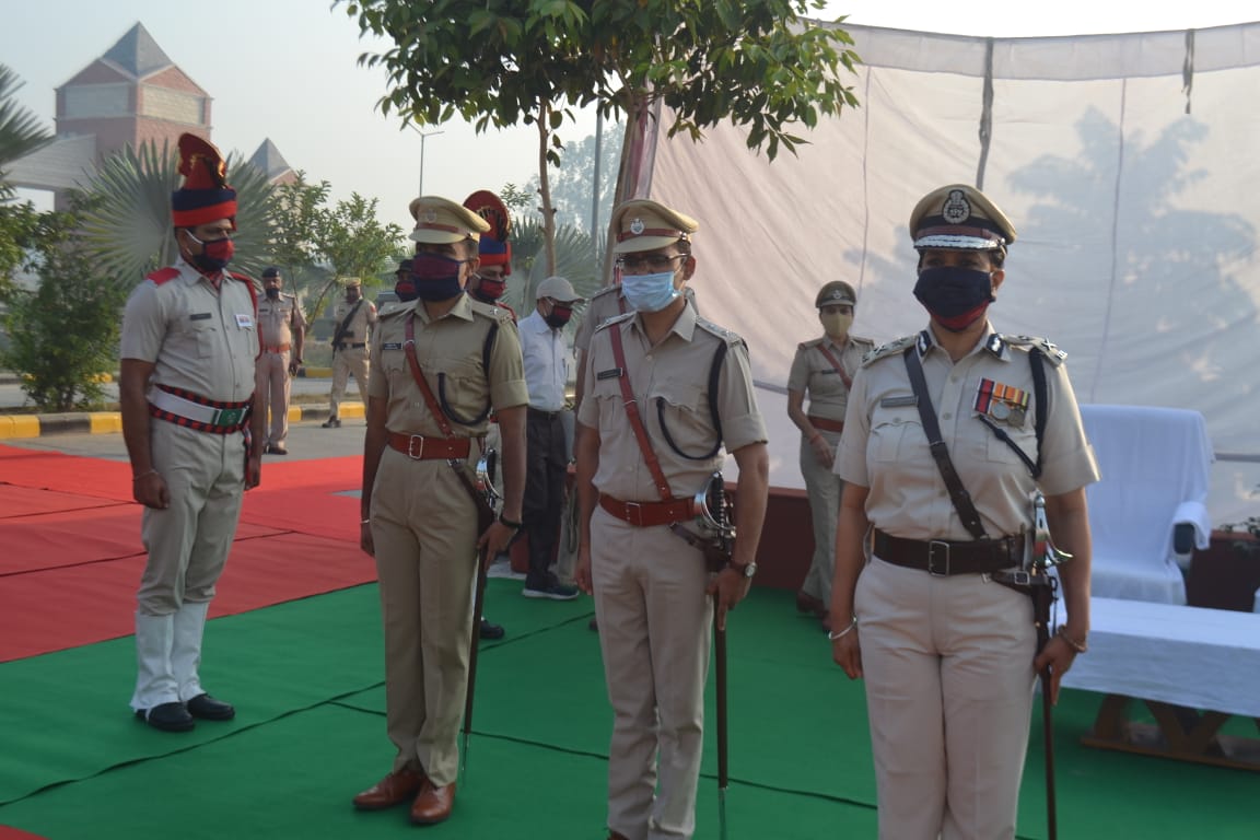 karnal ig and SP pay tribute to martyrs on police commemoration day