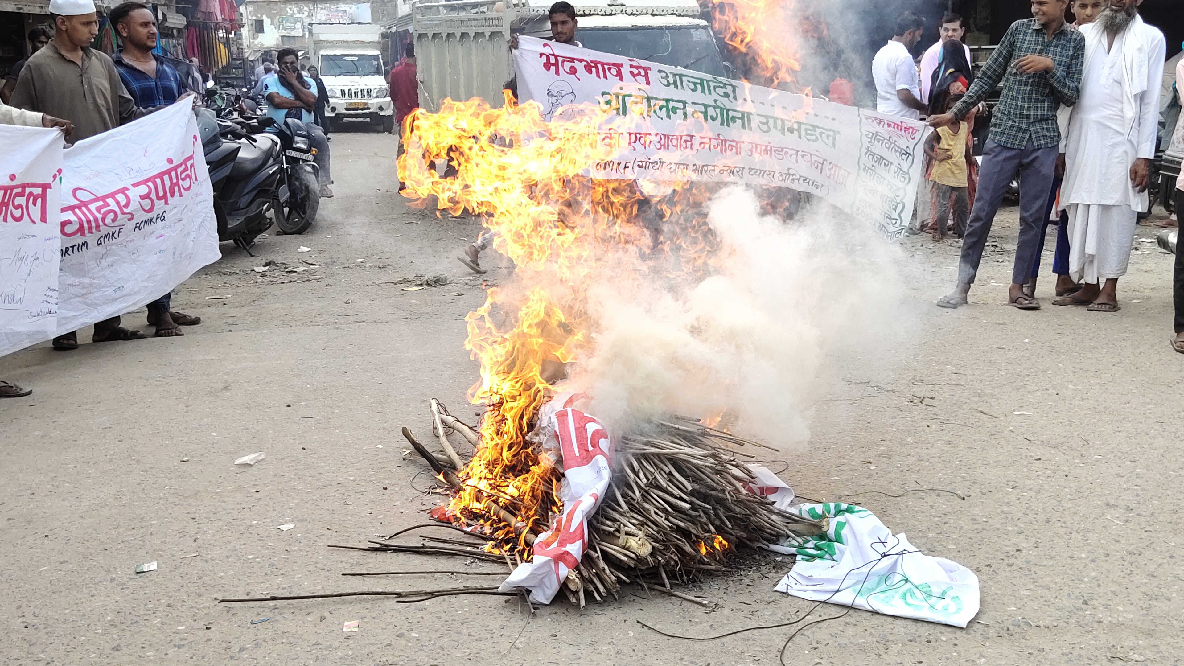 नगीना को उपमंडल का दर्जा दिलाने की मांग.