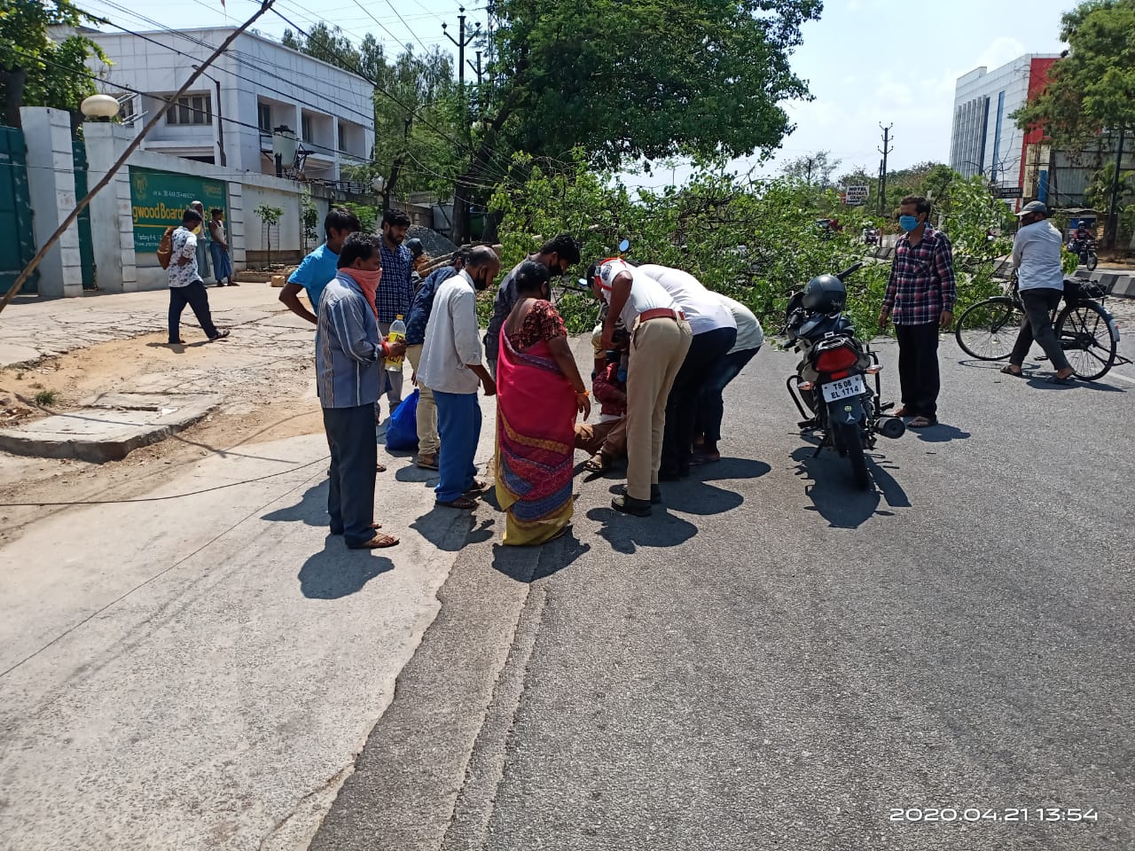 UPPAL TRAFFIC POLICE RESCUED A MAN